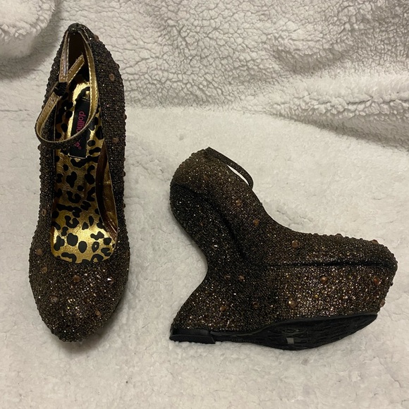 Dollhouse Wedges size 8 - Picture 2 of 4